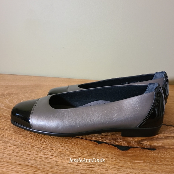SAS Coco Silver Black Leather Slip-on Loafer Flats, Size 10.5 - Picture 12 of 13